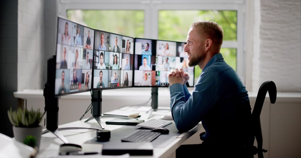 How to Brief Your Team in 90 Seconds (Without Losing Them)